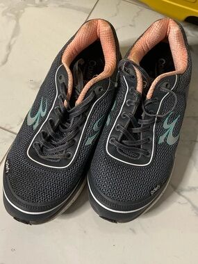 GRAVITY DEFYER “G-DEFY” Platform COMFORT-FIT Sneakers